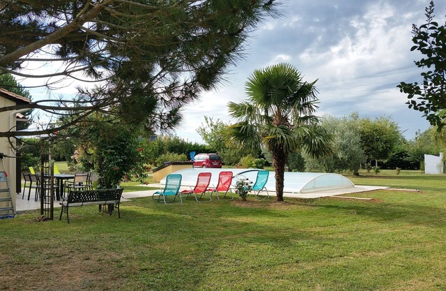 Cottage for 6 people with private pool. Between Sarlat and Montignac Lascaux