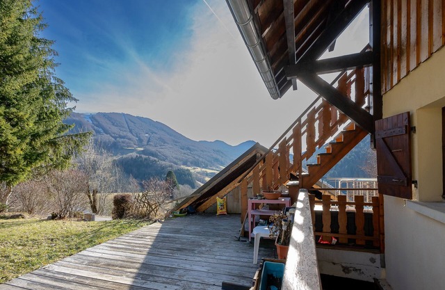 Cottage "Gite 4 Personnes" with Mountain View & Shared Terrace