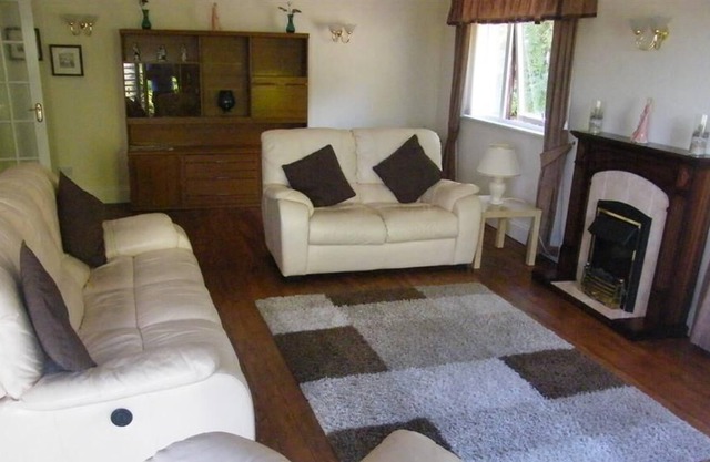 Cottage-Luxury-Whirlpool bath-Sea View