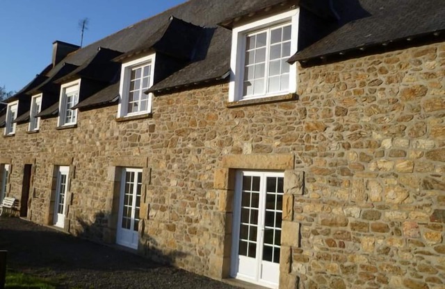 COTTAGE NEAR SEA IN CAMPAIGN