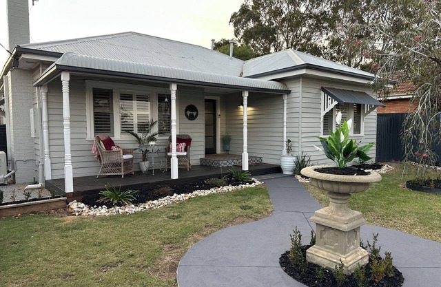 Cottage on Dickson - The Perfect Country Escape.