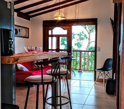Country cabin with panoramic view among clouds - cabaña refugio entre nubes