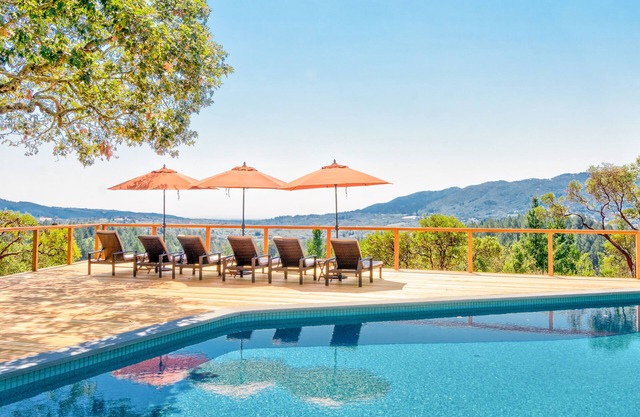 Country Cottage w/Hot Tub, Pool, Vineyard & Valley Views