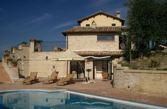 Country house with pool in a secluded location with panoramic sea 7 km, pets allowed