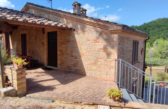 Country house with swimming pool for your holiday relaxation