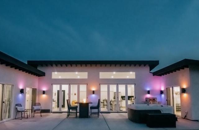 Coyote Tracks - A Modern Desert Experience