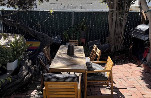 Cozy 1-bedroom cottage in Hermosa Beach with WiFi