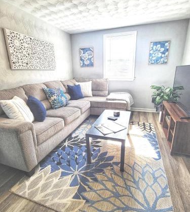 Cozy 2 Bdrm Cottage King bed