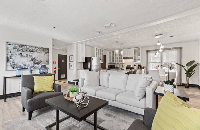 Cozy 3-Bedroom Apartment in the Heart of Indy