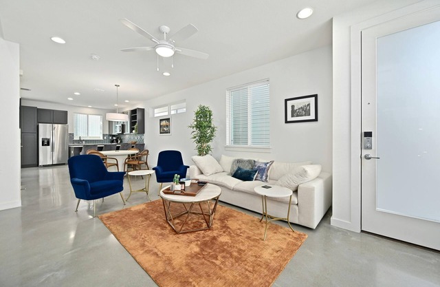 Cozy 3bd/2.5 bth off South Congress