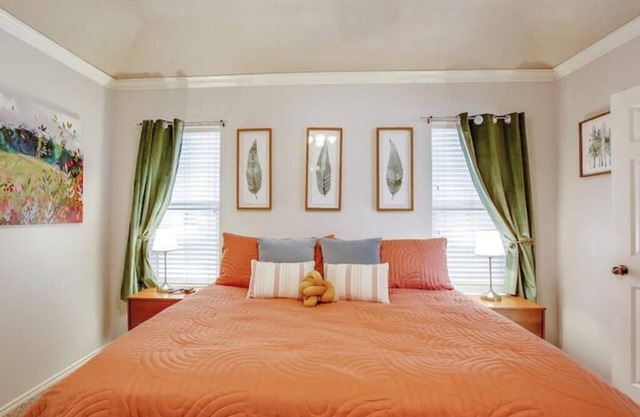 Cozy 4 bedroom home with fully stocked kitchen and plenty of space!