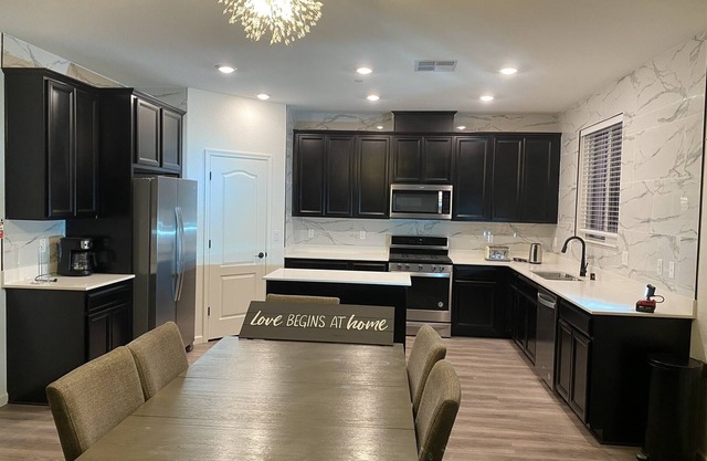 Cozy and Comfy Stay at a Bargain!