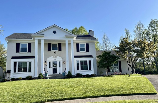 Cozy and Updated Louisville Home with 4 bedrooms and a pool table and gym!