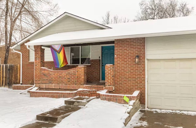 Cozy Basement 2-bedroom Apartment in Charming Lakewood