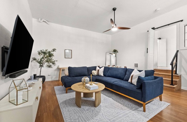 Cozy chic downtown Oakland condo.