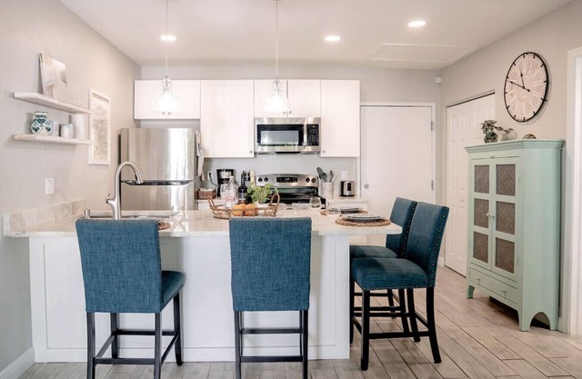 Cozy Coastal Cottages of Dunedin #2