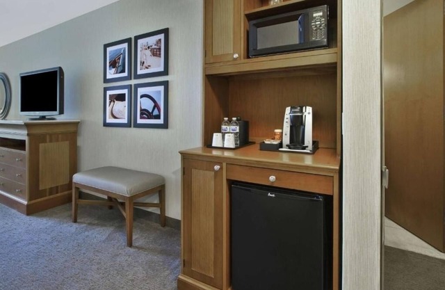 Cozy Comfort & Indoor Pool | Breakfast | 24h Fitness Center | Pet-Friendly