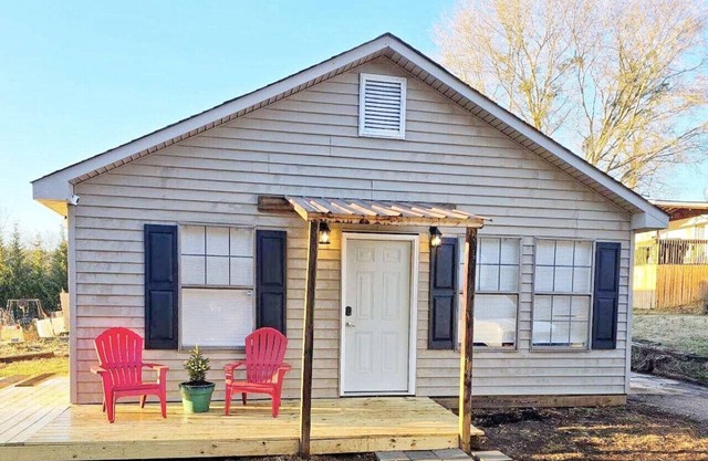 Cozy, Country Cottage