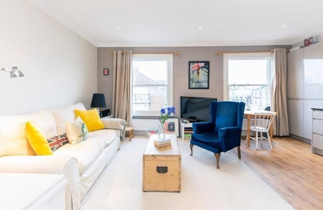 Cozy flat in Hammersmith with two tube stations nearby