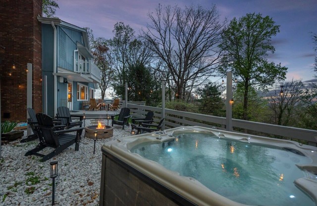 Cozy & Fun! Game Room, Putt Putt, Playset, Hot Tub