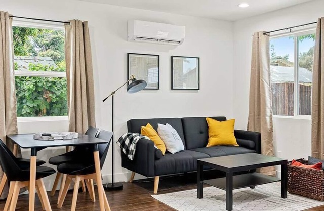 Cozy Hideout | Minutes From Downtown