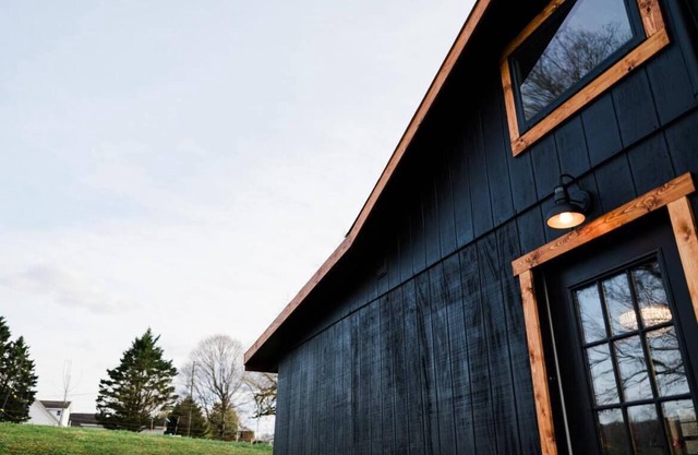 Cozy home in the valley, great views. Close to state parks and Chatanooga.