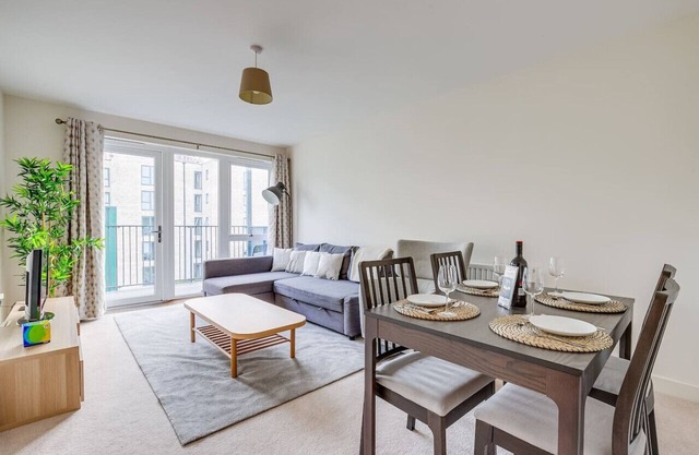 Cozy in Colindale/Balcony