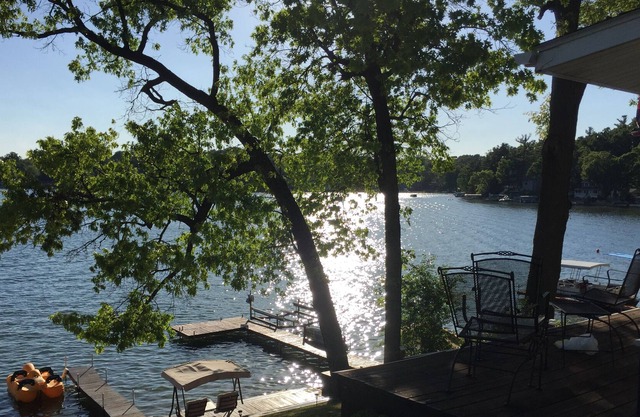 Cozy Lake Cottage in Rockford