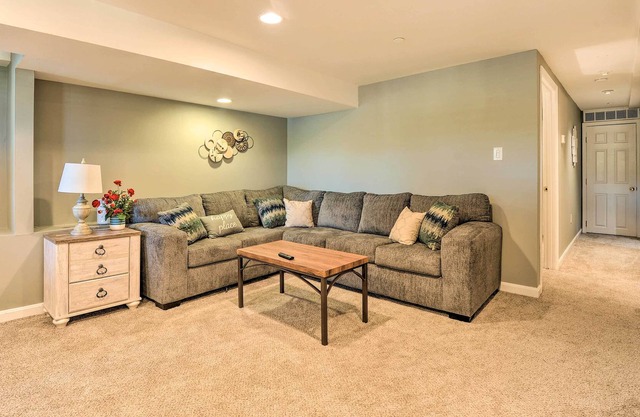 Cozy Lakeside Maryland Home - 12 Mi to Dtwn!