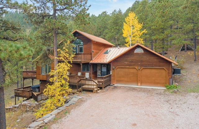 Cozy Mountain Retreat in the Ponderosa Pines 4 Bedrooms Hot Tub Game Room