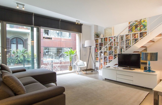 Cozy quite penthouse next to paseo de gracia