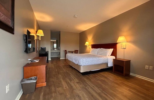 Cozy Room w/Private Fishing Pond & Outdoor Activities – Perfect Family Getaway!