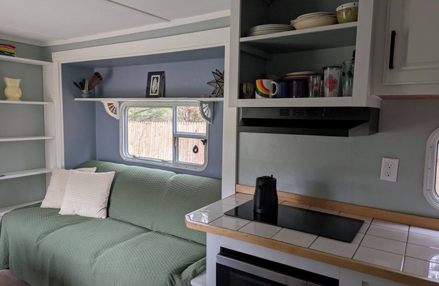Cozy Tiny Home in charming Bristol VT, close to major ski areas