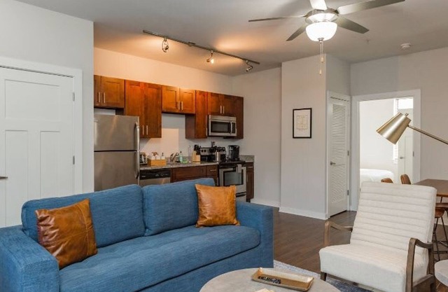 Cozysuites TWO Alluring Music Row Condos w Parking