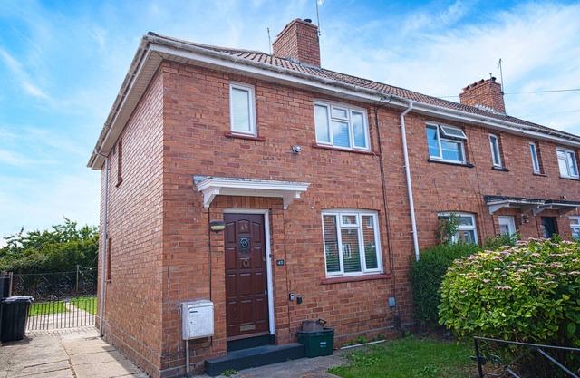 Crediton Cosy 3 Bedroom House - Bristol