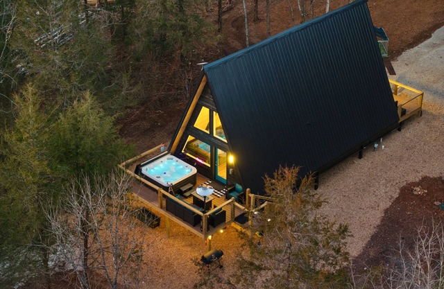 Creekside A-frame Hot Tub 1st FL King Suite🖤PET