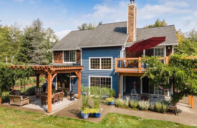 Creekside Farm Escape -Monroe