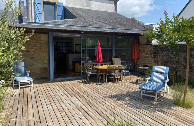 Croix du Sud - cosy town centre house