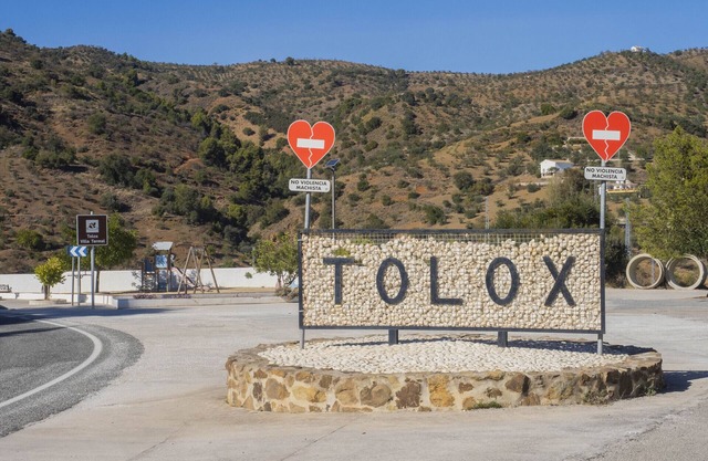 Cubo's Hostal La Plaza Room 202 with Breakfast