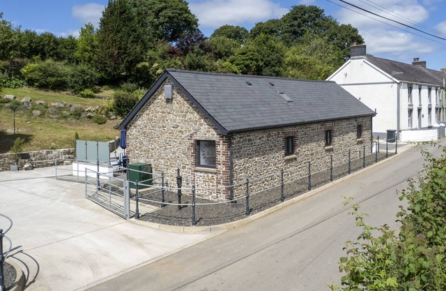 Cysgod Y Ffordd - sleeps 4 guests in 2 bedrooms