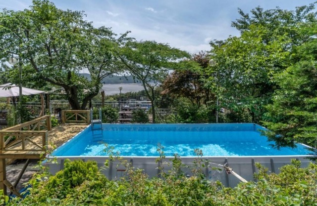 Daebudo Noeul and Bada Pension