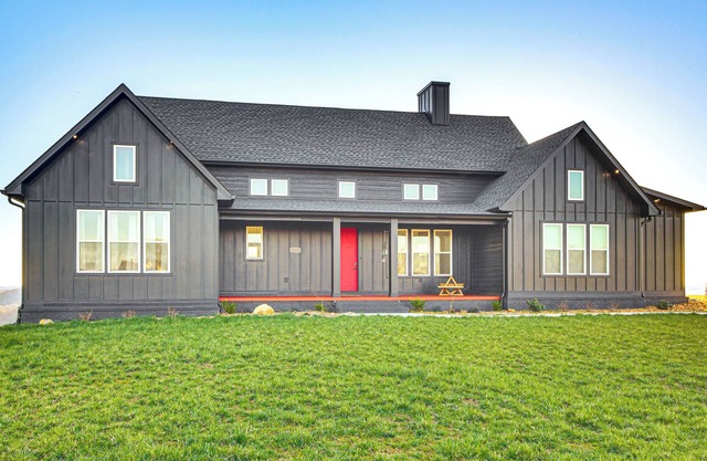 Dale Hollow Lake Views & Hot Tub: Tennessee Escape