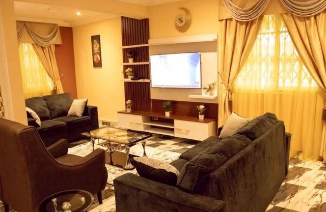 De GraceManuel Terrace