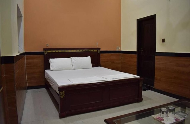 De Metro Guest House
