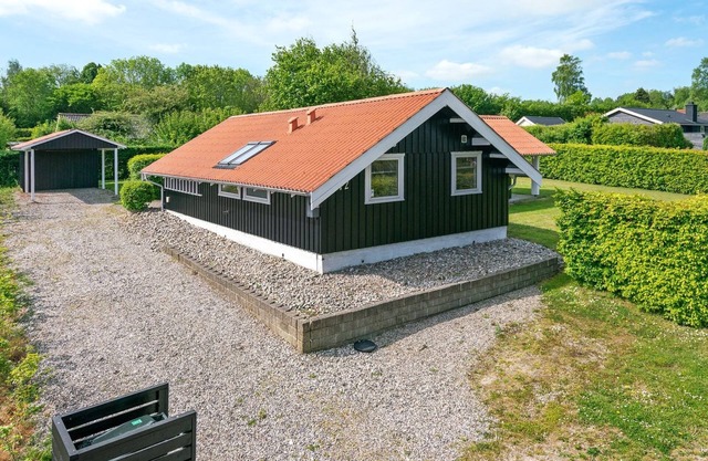 "Dea" - 850m from the sea by Interhome
