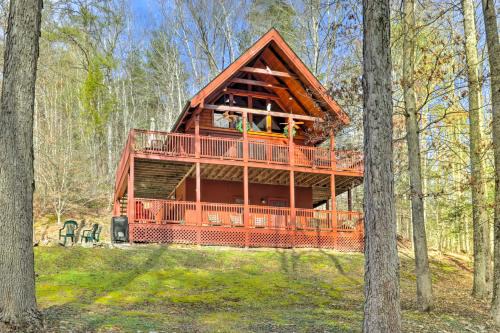 Deck and Game Room Creekside Cabin in Sevierville