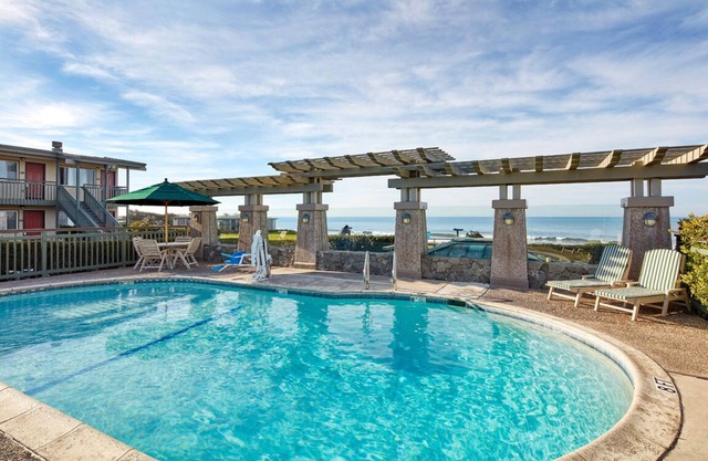 Deluxe King at Cavalier Resort | Oceanfront Pools, Dining & Near Hearst Castle