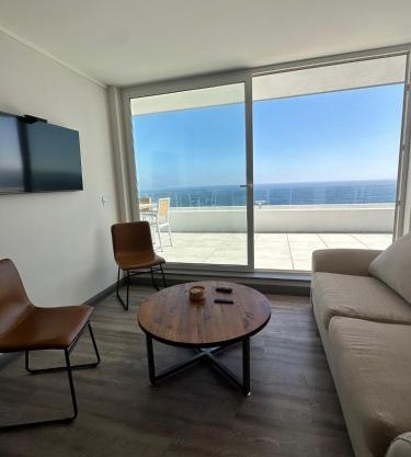 Depto privado con vista despejada al mar en 1 línea, terraza 20 mts y estacionamiento con acceso desde el borde costero