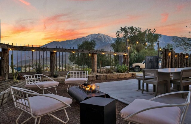 Desert Zen: Tranquil Escape, Pool/Hot Tub, Firepit