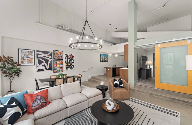 Designer Loft Penthouse in the Heart of Downtown. Parking Included!
